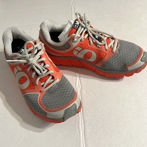 Pearl Izumi orange grey Run Bike cross triathlon walk athletic sz 7